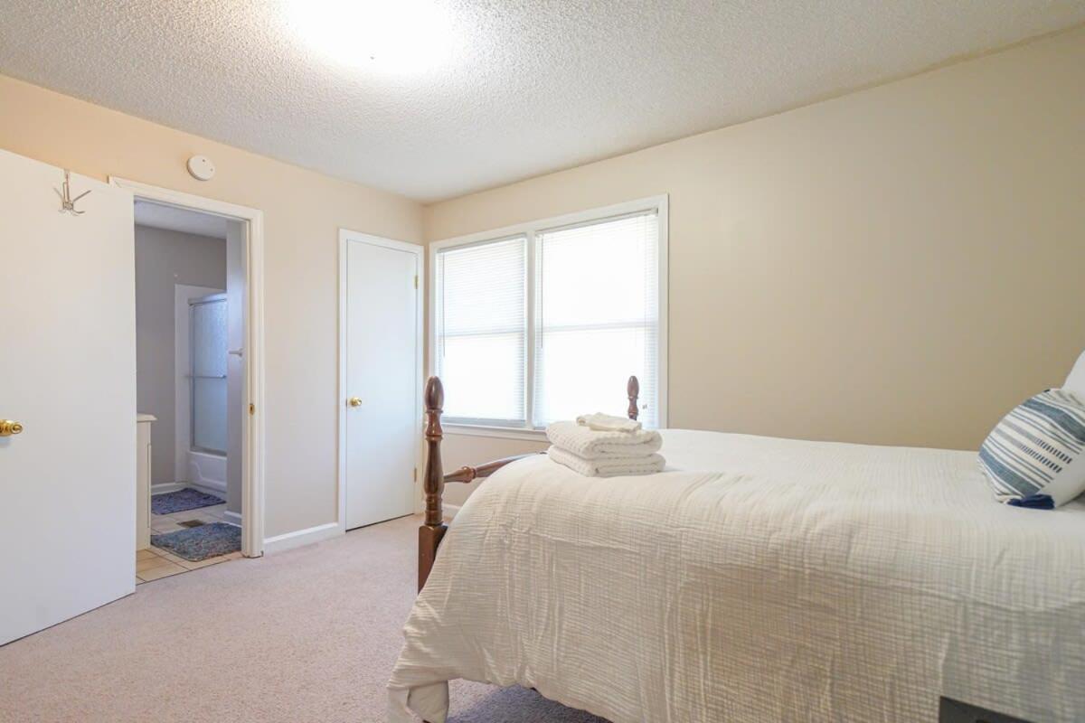 2Br Pet Friendly Home In Sneads Ferry With Parking Bagian luar foto