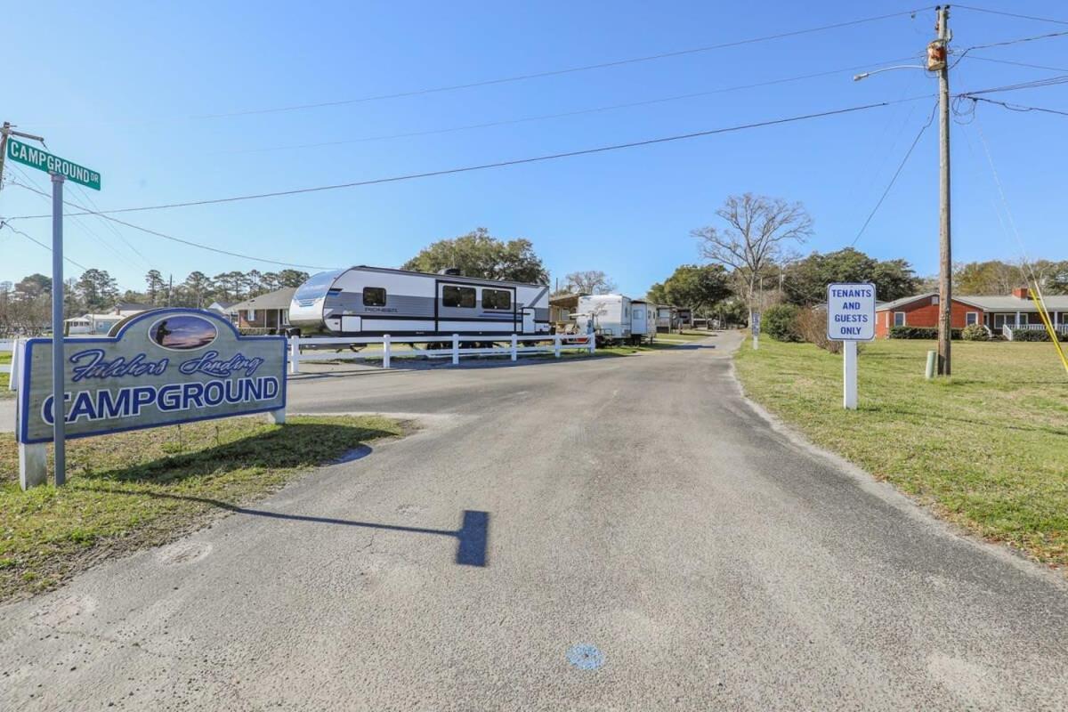 2Br Pet Friendly Home In Sneads Ferry With Parking Bagian luar foto