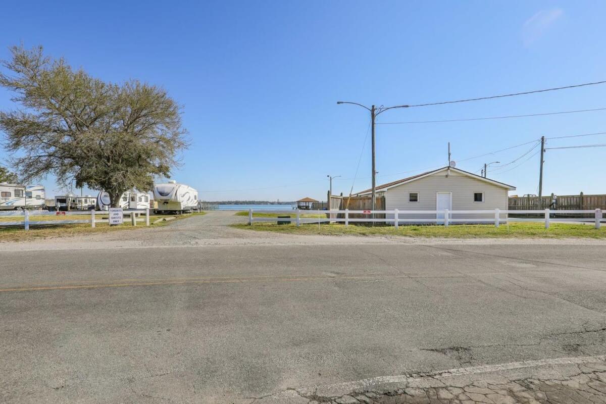 2Br Pet Friendly Home In Sneads Ferry With Parking Bagian luar foto