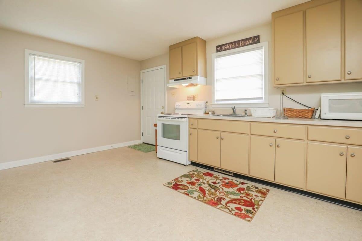 2Br Pet Friendly Home In Sneads Ferry With Parking Bagian luar foto