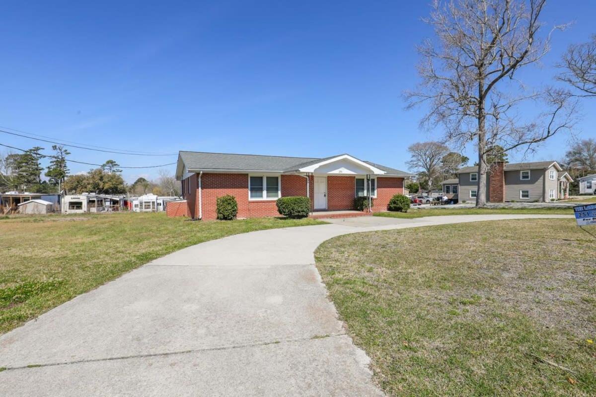 2Br Pet Friendly Home In Sneads Ferry With Parking Bagian luar foto