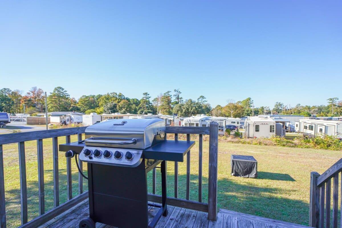2Br Pet Friendly Home In Sneads Ferry With Parking Bagian luar foto