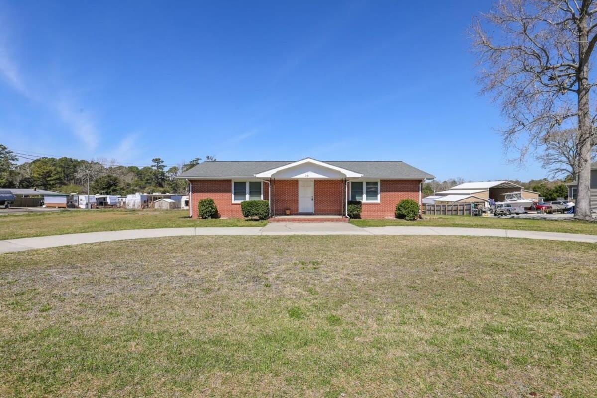 2Br Pet Friendly Home In Sneads Ferry With Parking Bagian luar foto